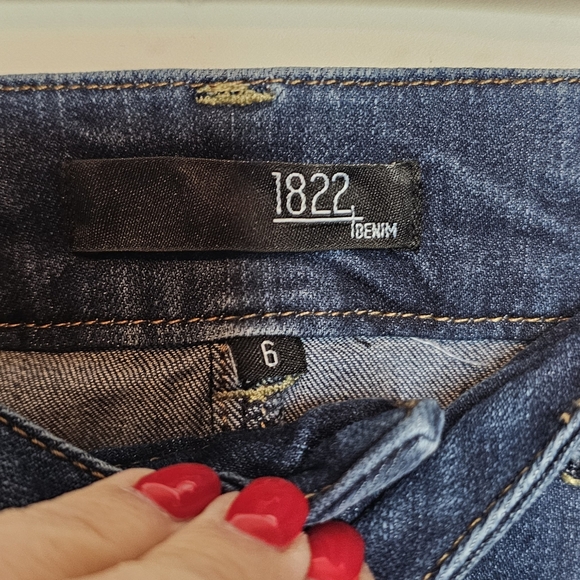 1822 Denim Blue Skinny Stretch Jeans with Frayed High Low Hem - Picture 7 of 10